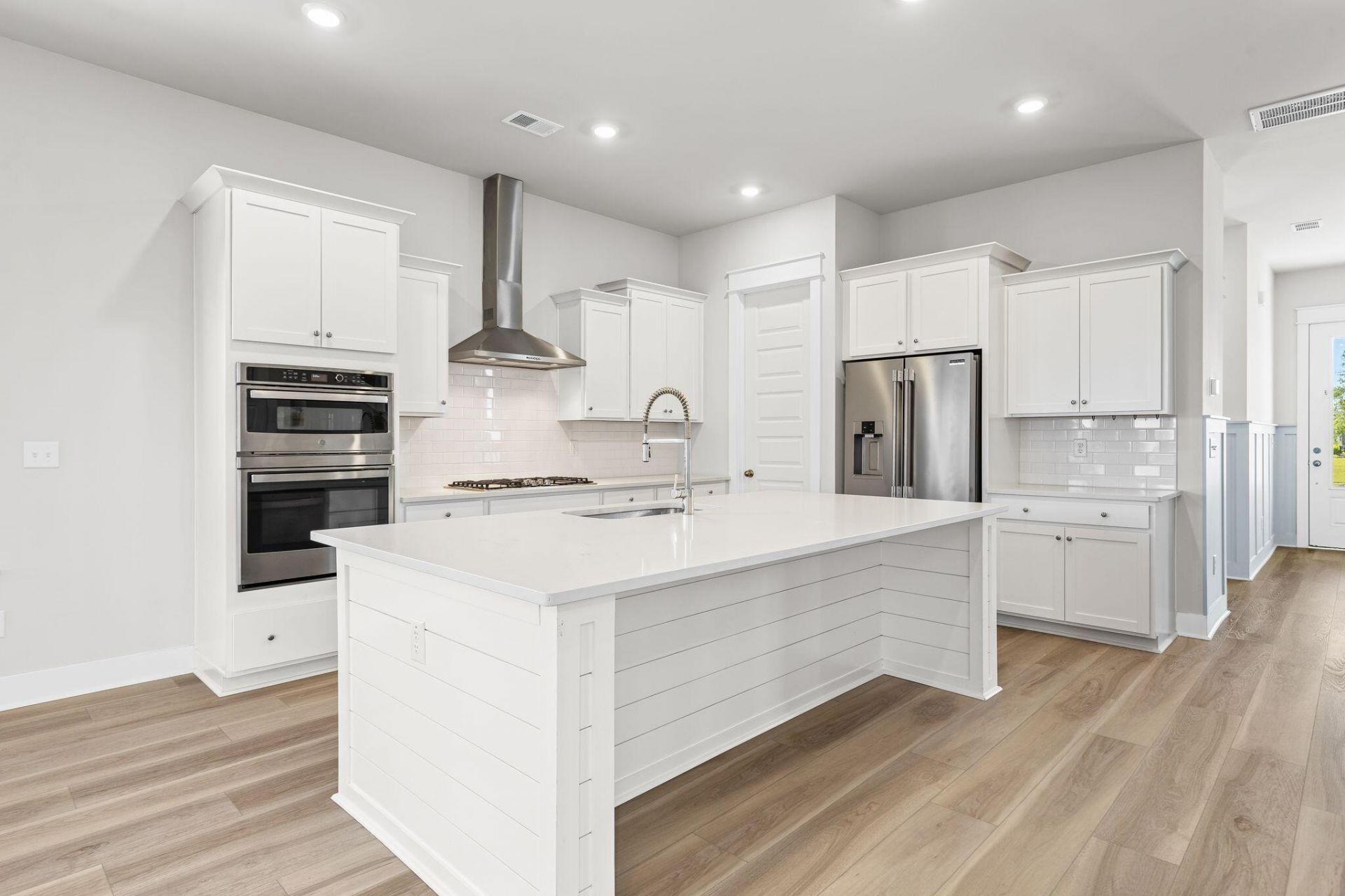 106 E Morton Street Photo 13