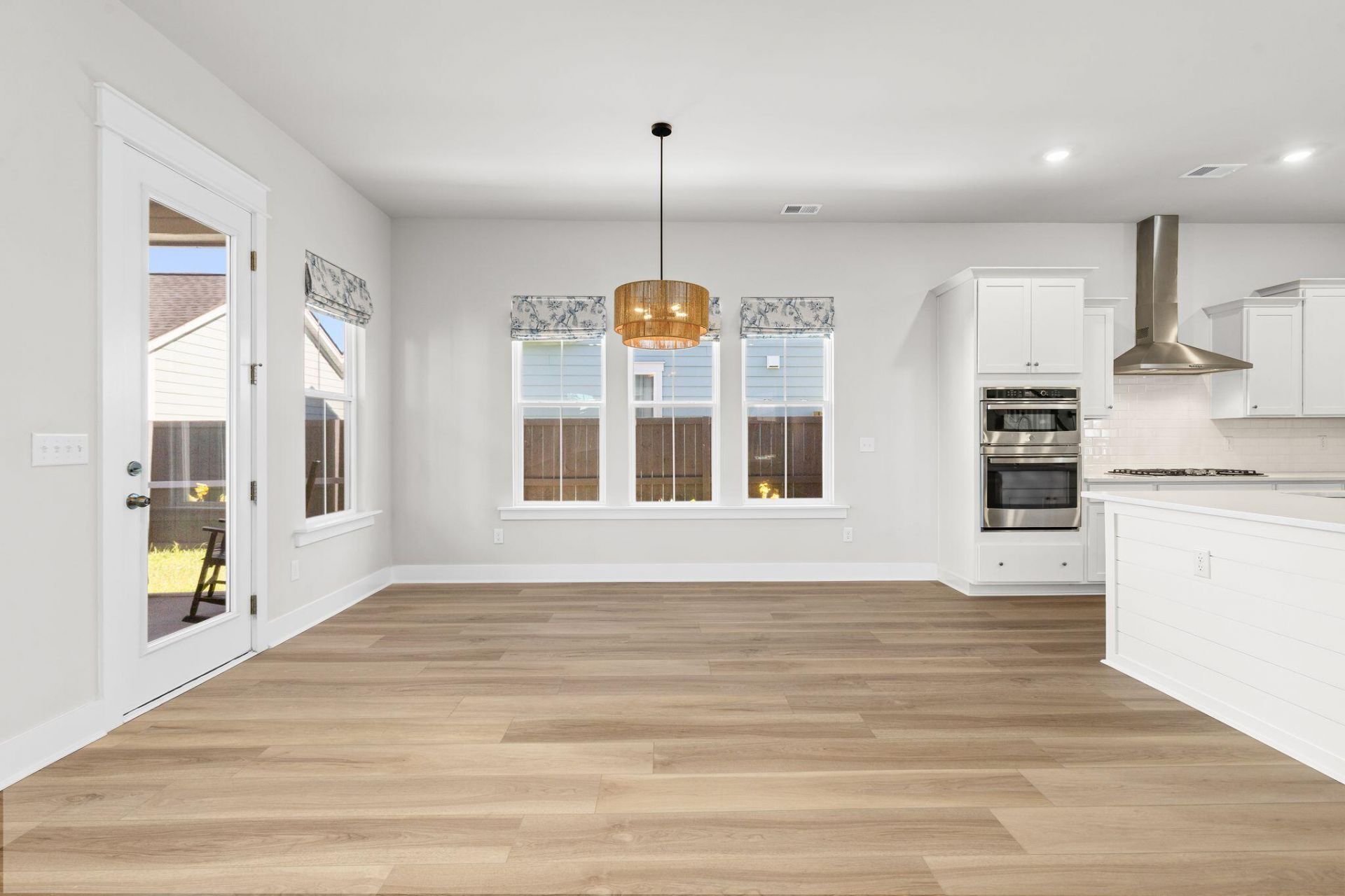 106 E Morton Street Photo 19