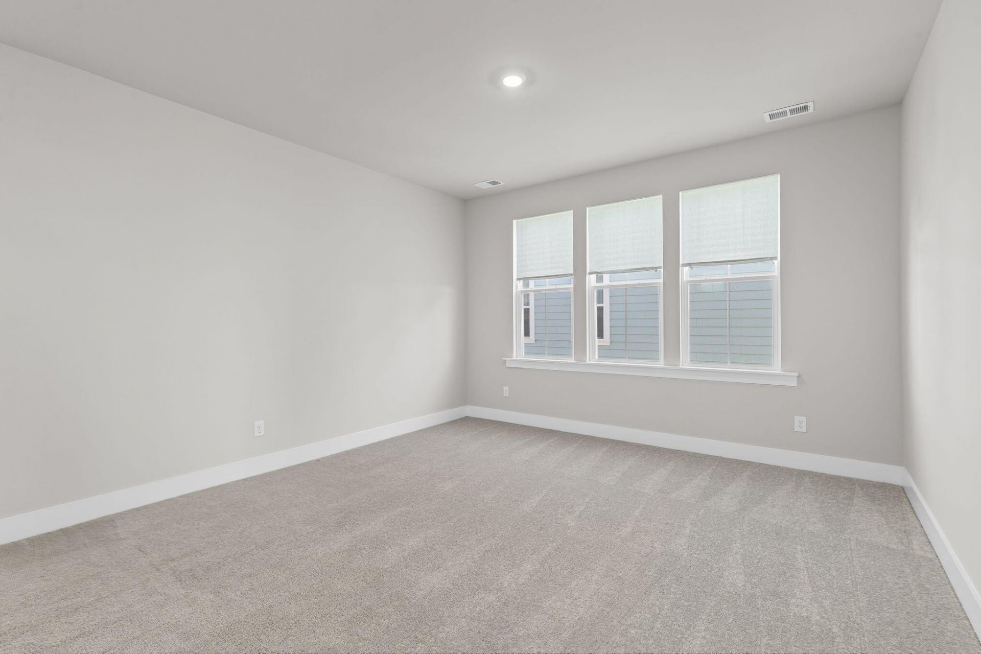 106 E Morton Street Photo 26