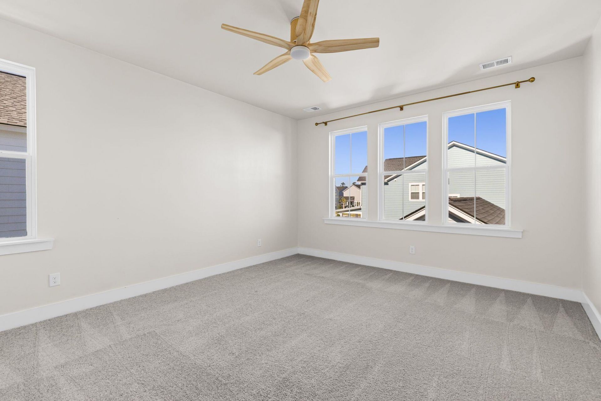 106 E Morton Street Photo 31