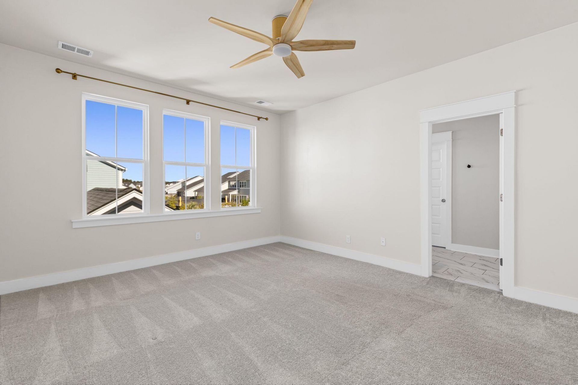 106 E Morton Street Photo 32