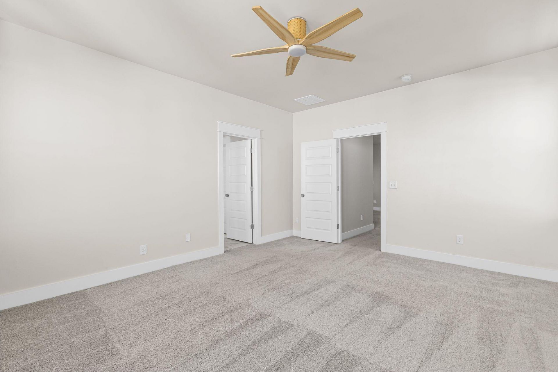 106 E Morton Street Photo 33