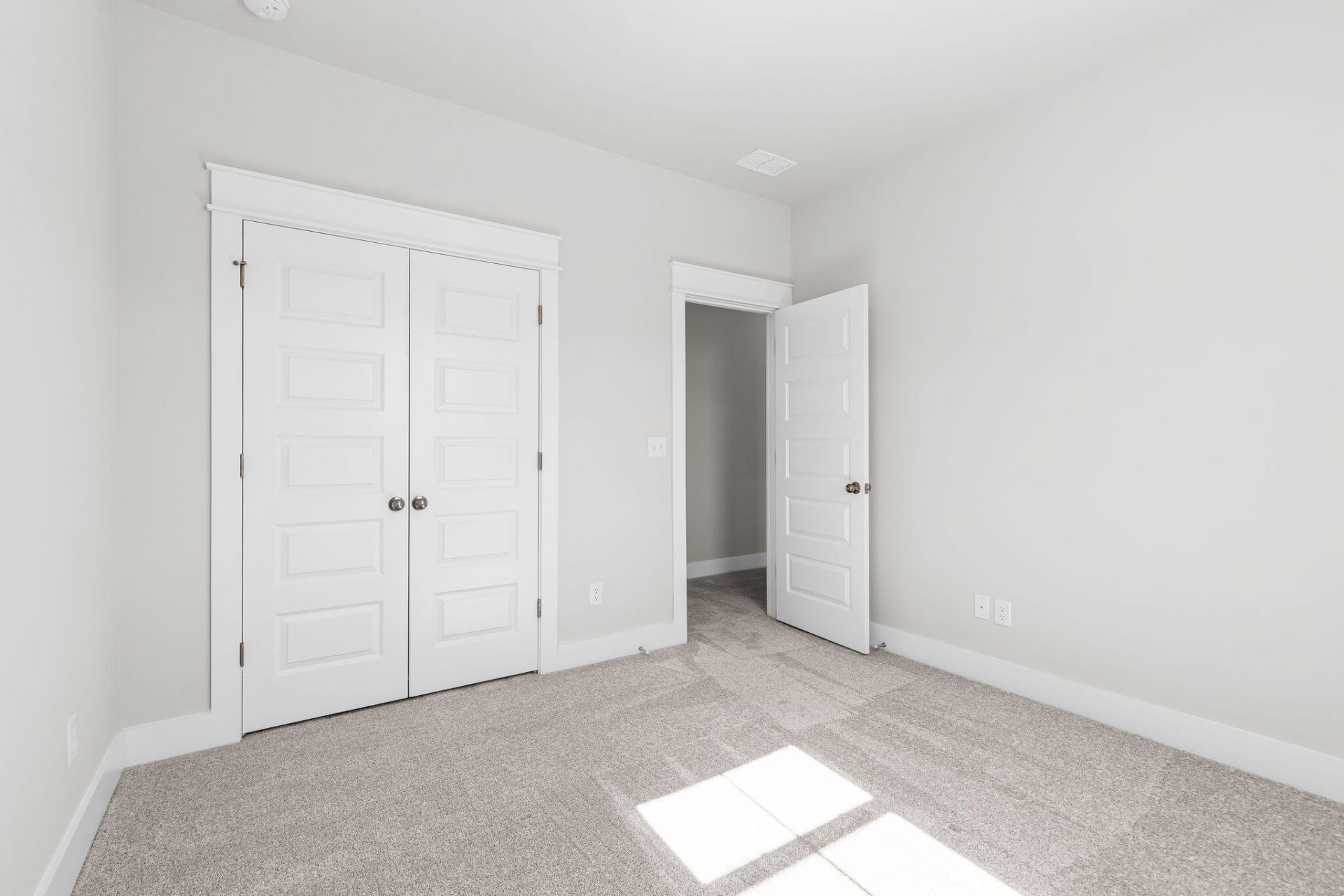 106 E Morton Street Photo 39