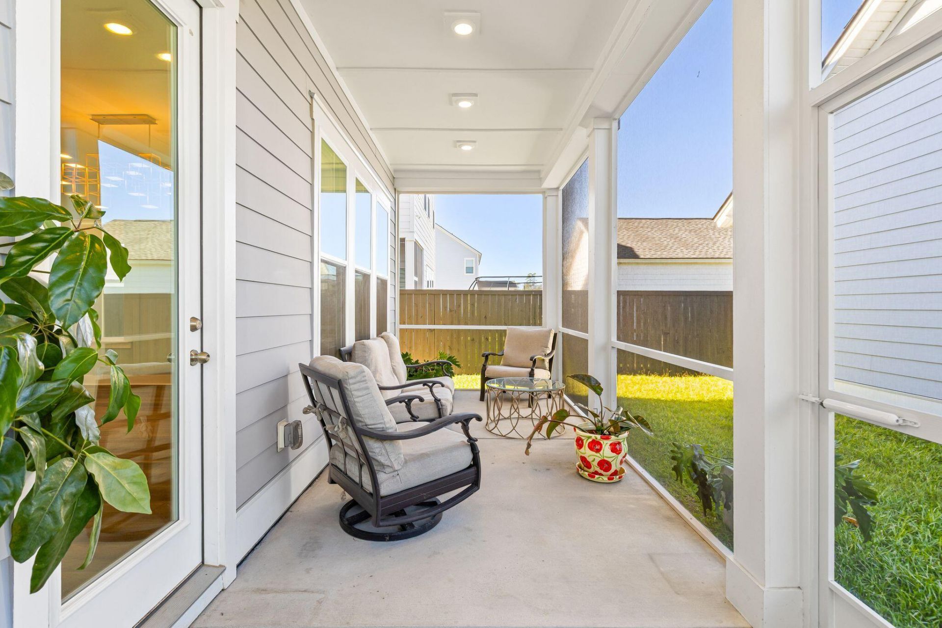 106 E Morton Street Photo 44