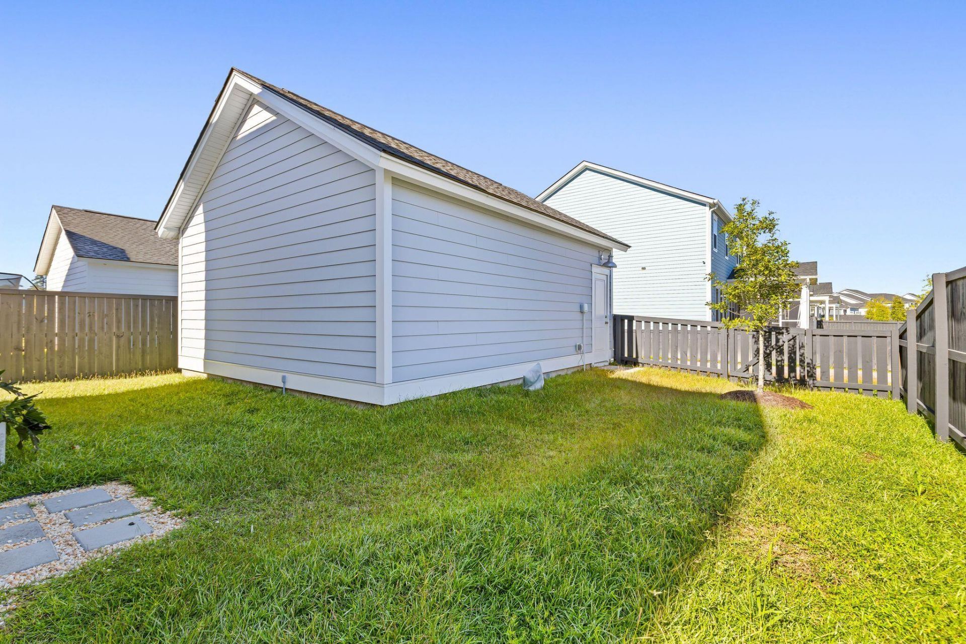 106 E Morton Street Photo 46