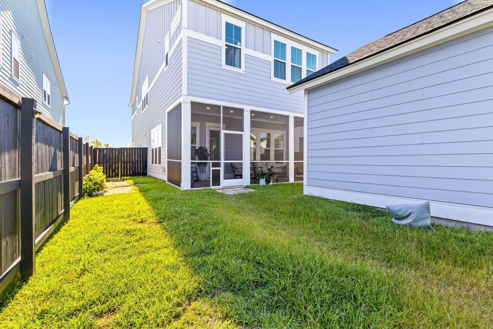 106 E Morton Street Photo 47