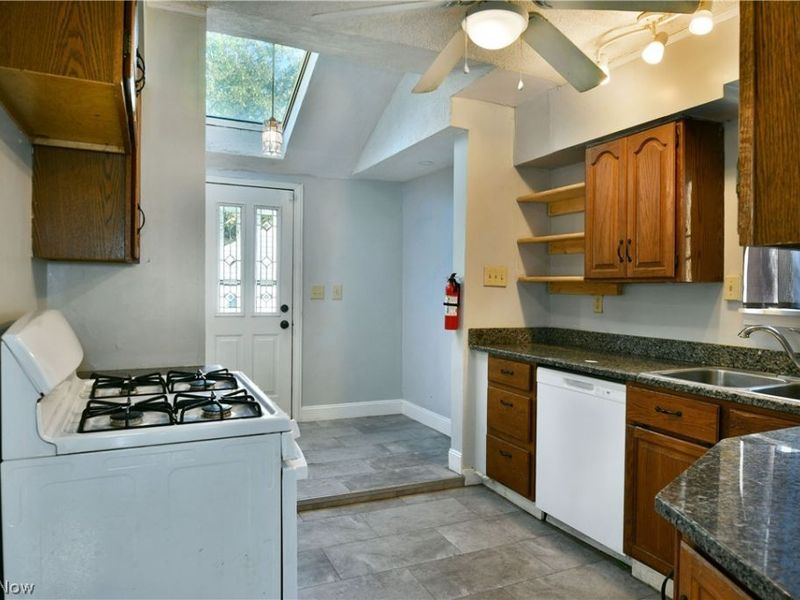28 Walnut Street, Struthers, OH 44471 Photo 14
