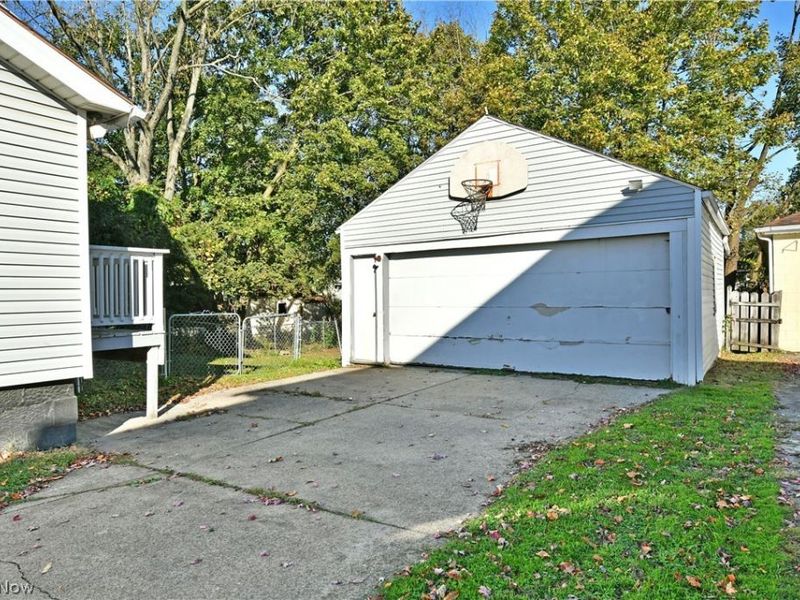 28 Walnut Street, Struthers, OH 44471 Photo 2