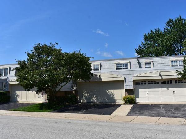 680 Versailles Circle, Unit C, Elk Grove Village, IL 60007