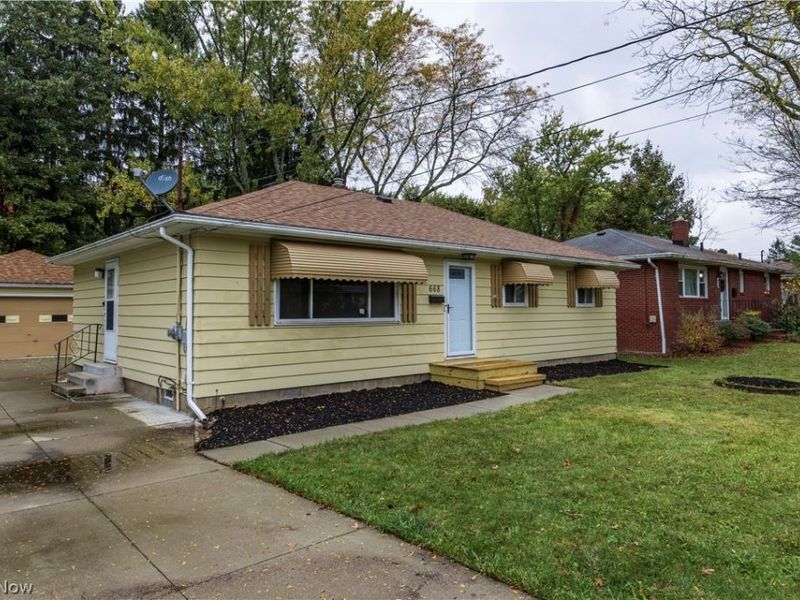 668 Cliffside Drive, Akron, OH 44313 Photo 3