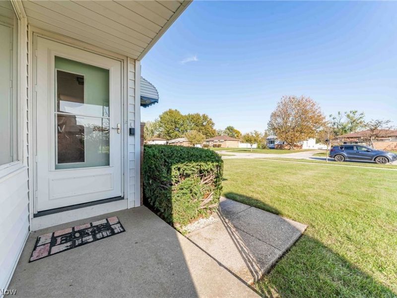 5846 Scarlet Oak Drive, Bedford Heights, OH 44146 Photo 8