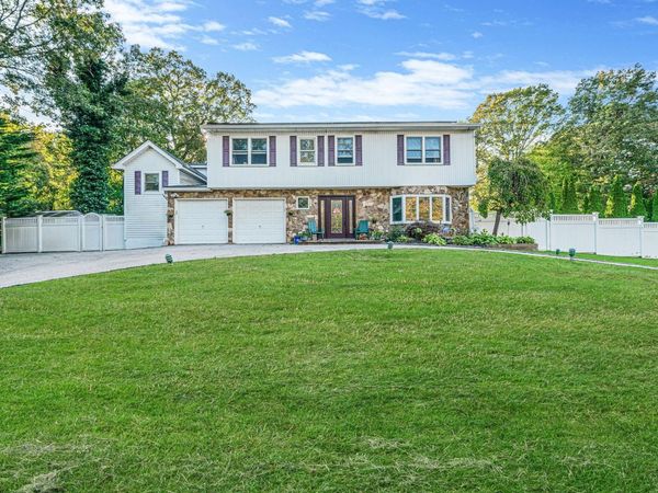 2 Alfred Lane , Kings Park, NY 11754