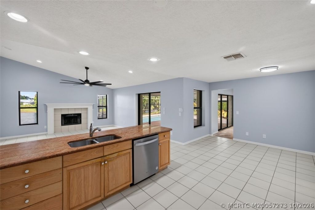 2118 NE Ginger Terrace , Jensen Beach, FL 34957 Photo
