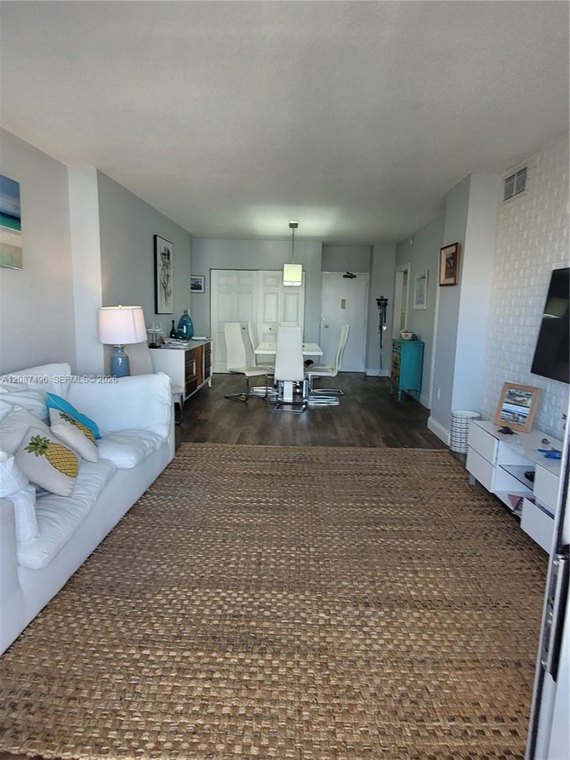 1985 S Ocean Dr, Unit 15M, Hallandale Beach, FL 33009 Photo