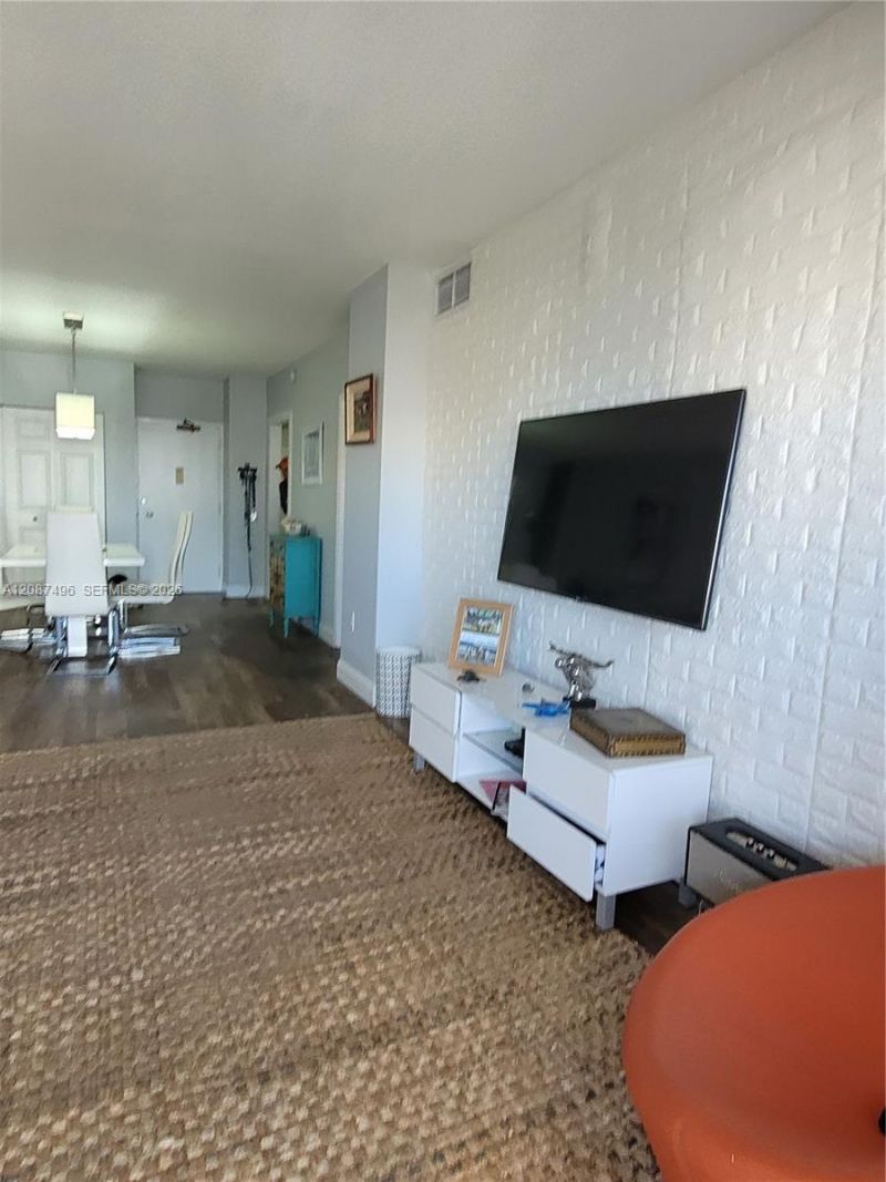 1985 S Ocean Dr, Unit 15M, Hallandale Beach, FL 33009 Photo