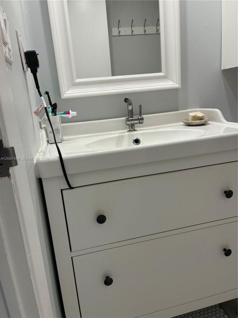 1985 S Ocean Dr, Unit 15M, Hallandale Beach, FL 33009 Photo