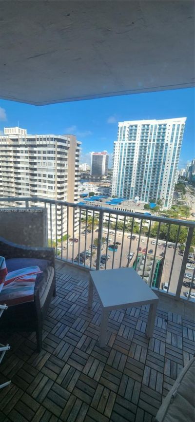 1985 S Ocean Dr, Unit 15M, Hallandale Beach, FL 33009 Photo