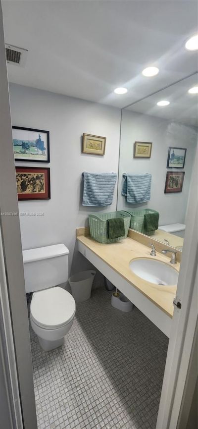 1985 S Ocean Dr, Unit 15M, Hallandale Beach, FL 33009 Photo