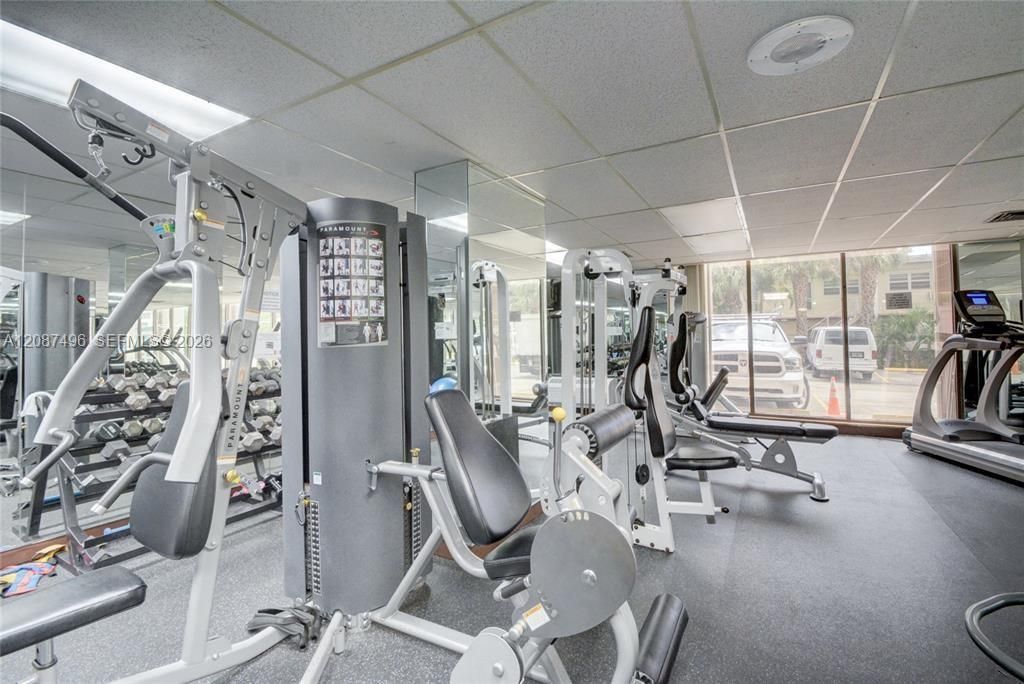 1985 S Ocean Dr, Unit 15M, Hallandale Beach, FL 33009 Photo