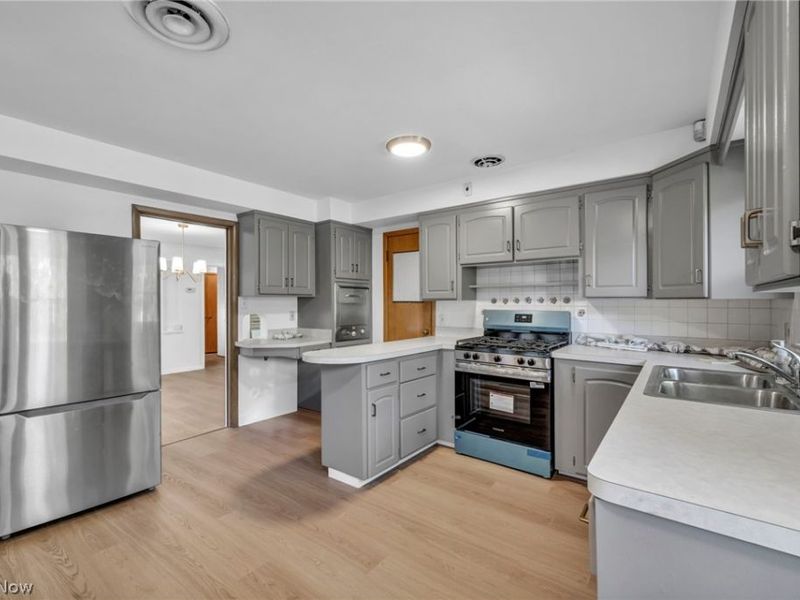 9903 Edgewater Drive, Cleveland, OH 44102 Photo 15