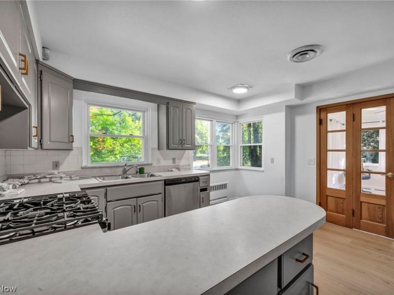 9903 Edgewater Drive, Cleveland, OH 44102 Photo 17