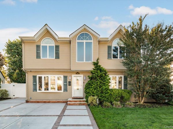 1622 Carla Lane , East Meadow, NY 11554
