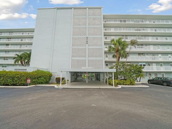 5700 NW 2ND Avenue, Unit 405, Boca Raton, FL 33487