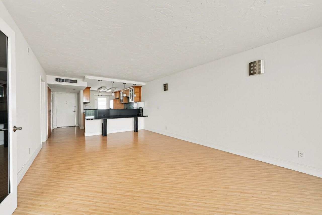 5700 NW 2nd Avenue, Unit 405, Boca Raton, FL 33487 Photo