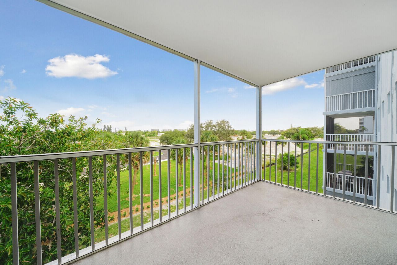 5700 NW 2nd Avenue, Unit 405, Boca Raton, FL 33487 Photo
