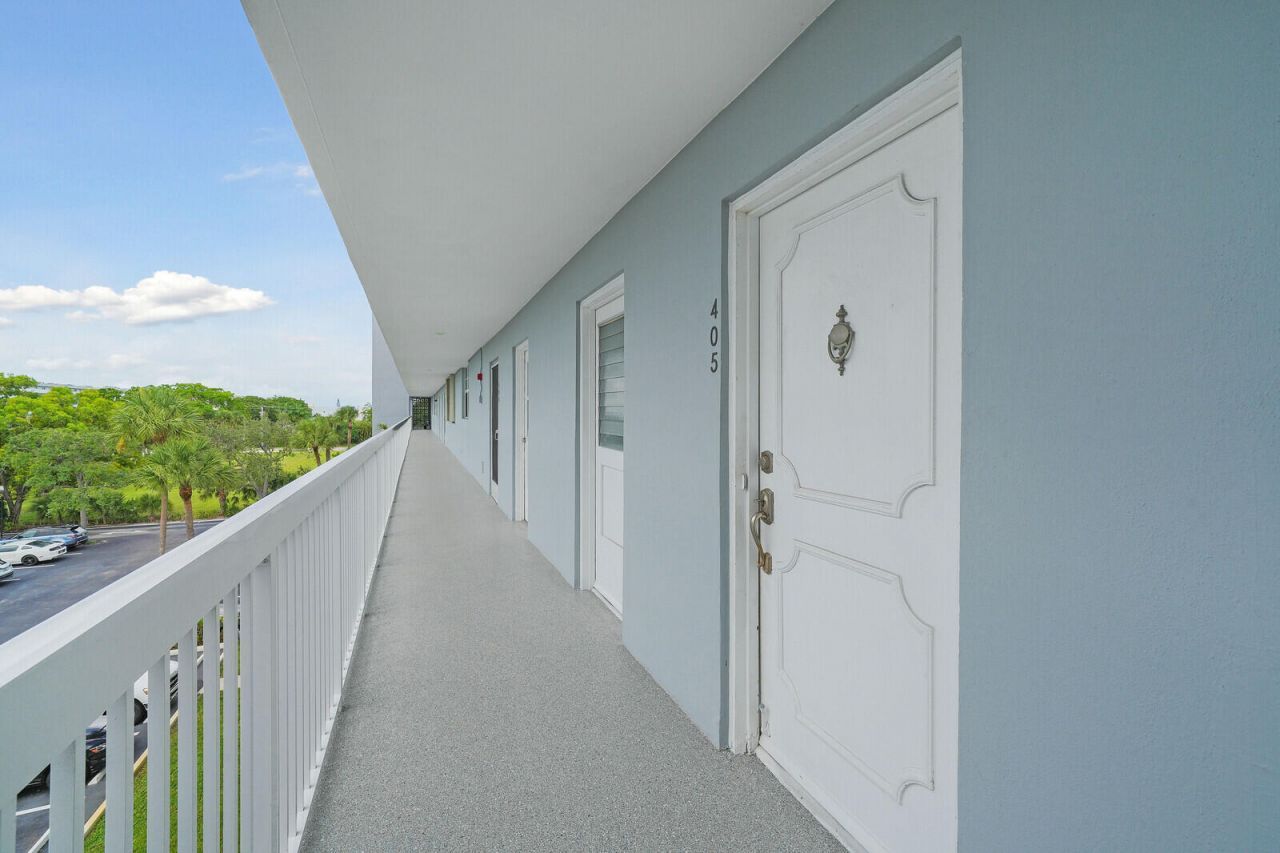 5700 NW 2nd Avenue, Unit 405, Boca Raton, FL 33487 Photo