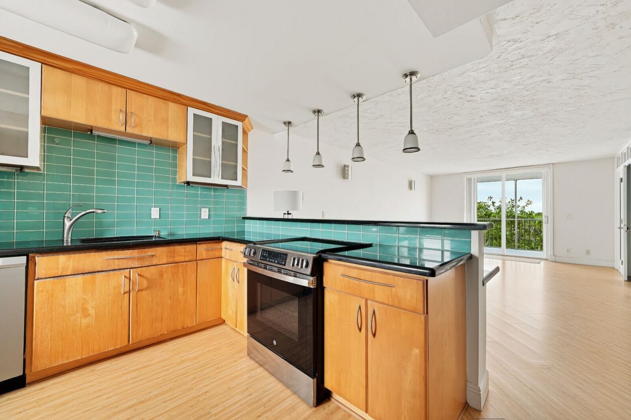 5700 NW 2nd Avenue, Unit 405, Boca Raton, FL 33487 Photo