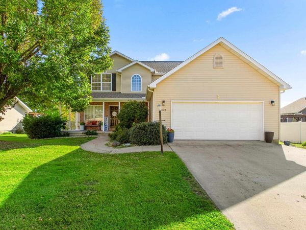 1524 W CLOVERDALE Road, Chillicothe, IL 61523