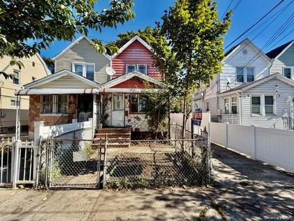 11819 201st Place , Saint Albans, NY 11412