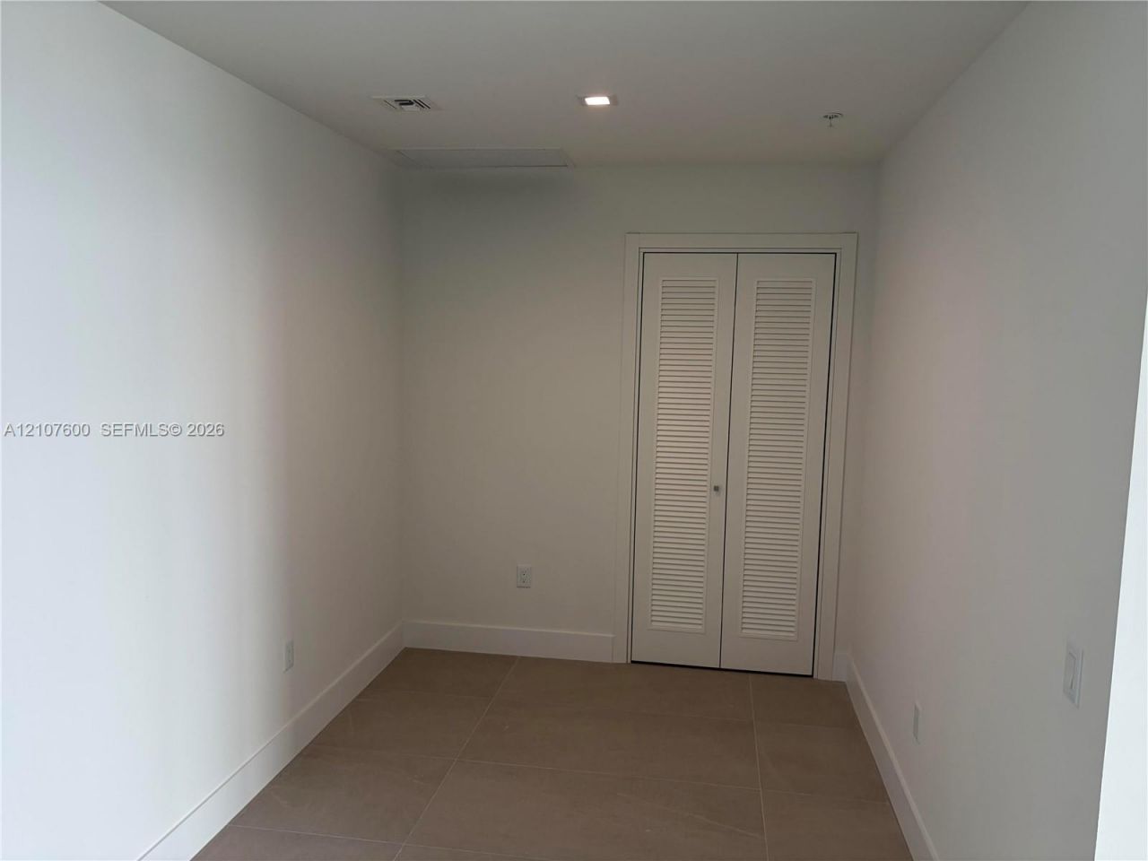 1170 E Hallandale Beach Blvd, Unit 2409, Hallandale Beach, FL 33009 Photo