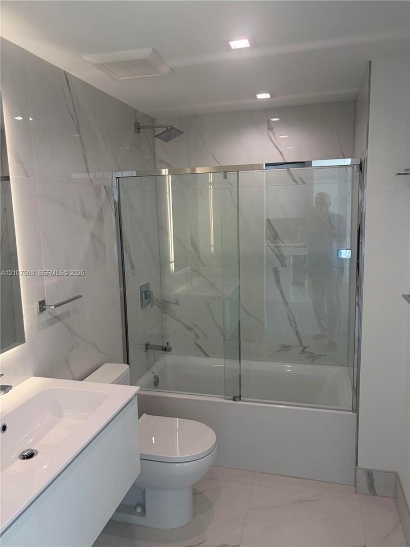 1170 E Hallandale Beach Blvd, Unit 2409, Hallandale Beach, FL 33009 Photo