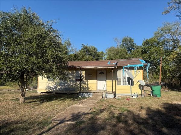 310 N ELM , Mart, TX 76664