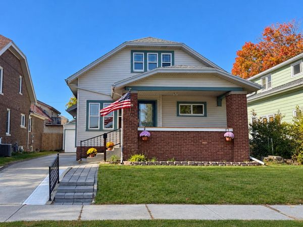 2224 S 11th St, Sheboygan, WI 53081