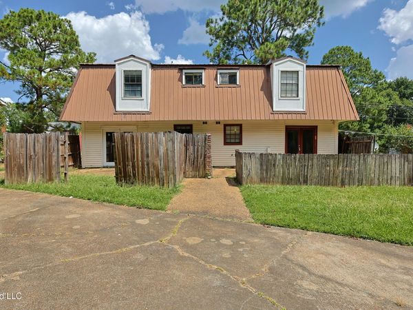 1121 Woodfield Drive, Jackson, MS 39211