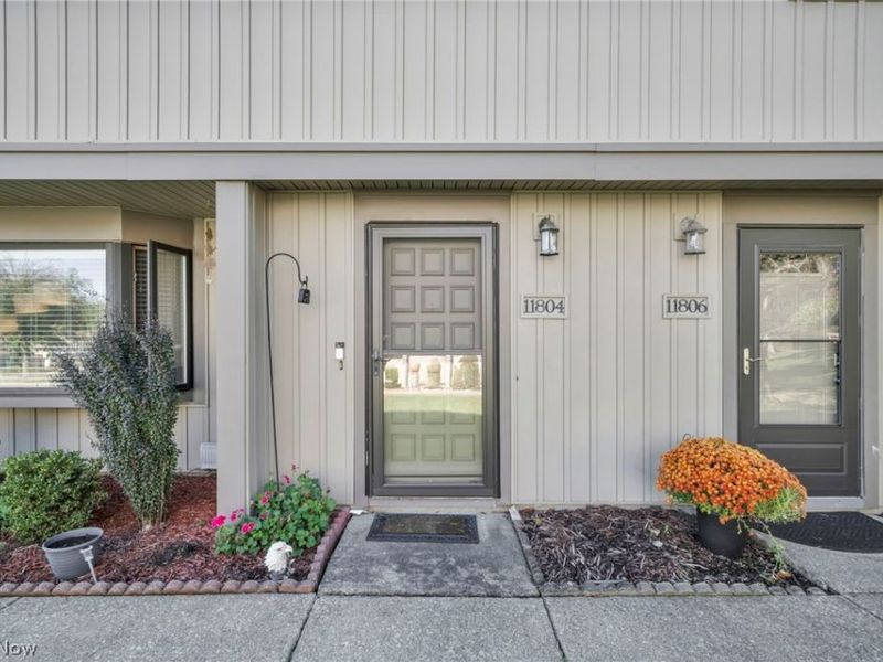 11804 Harbour Light Drive, Unit 1804, North Royalton, OH 44133 Photo 3