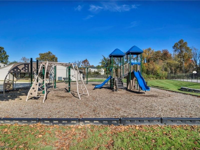 11804 Harbour Light Drive, Unit 1804, North Royalton, OH 44133 Photo 38