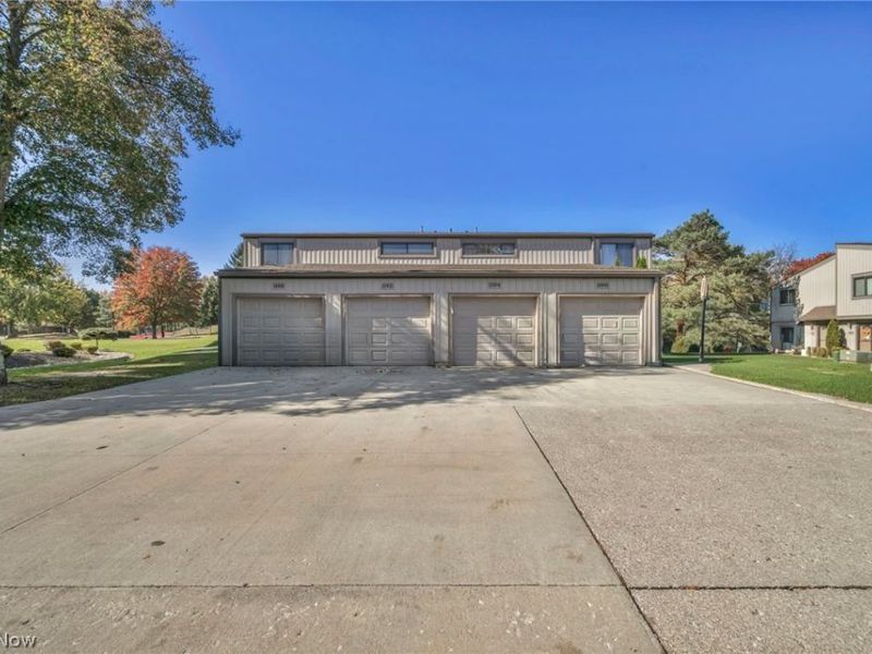 11804 Harbour Light Drive, Unit 1804, North Royalton, OH 44133 Photo 4