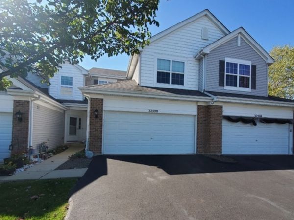 32580 N FOUR SEASONS Boulevard, Unit 27-3, Lakemoor, IL 60051
