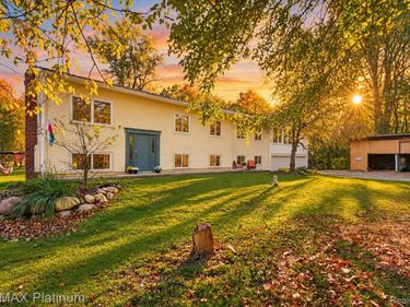 2805 Harmony Lane, Milford Township, Mi 48380