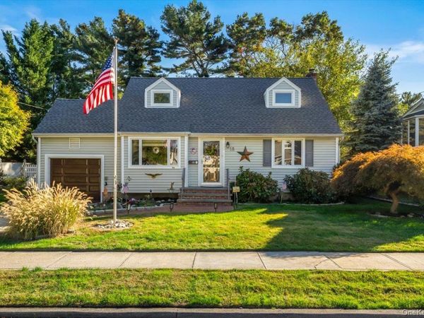 18 Nims Avenue , West Babylon, NY 11704