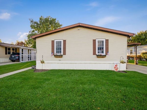 1035 SPRINGDALE Lane , DeKalb, IL 60115