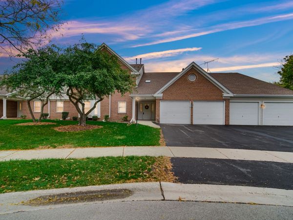 37 Ashburn Court , Unit Z2, Schaumburg, IL 60194
