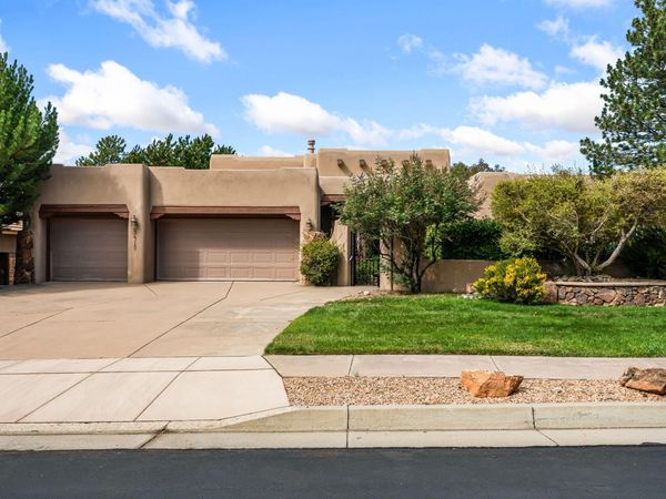 5419 High Canyon Trail NE, Albuquerque, NM 87111