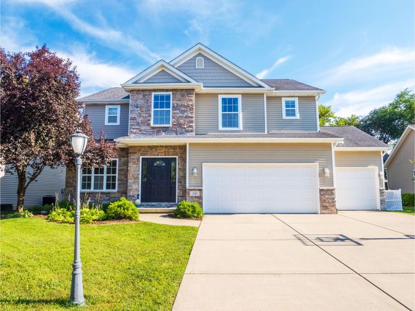 20 W Shakespeare Drive , Valparaiso, IN 46385