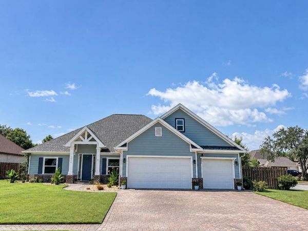 1493 E Shores Boulevard, Gulf Breeze, FL 32563