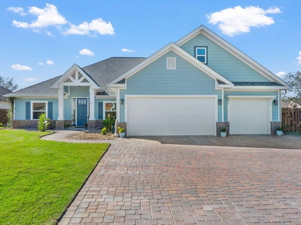 1493 E Shores Boulevard, Gulf Breeze, FL 32563